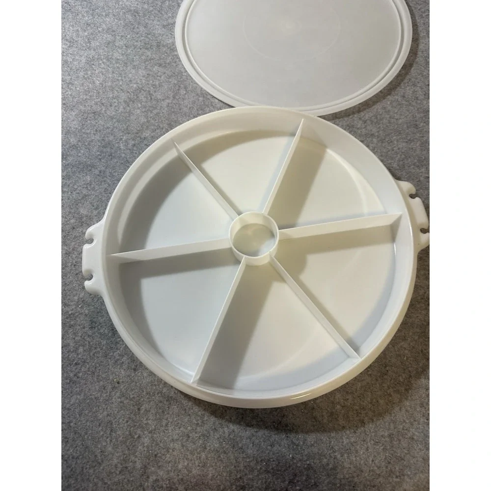 VIntage Tupperware 405 Party Susan Divided Serving Tray with Carry Handle & Lid‎